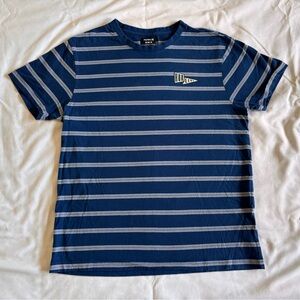 Hurley Blue and White Striped Medium T-Shirt